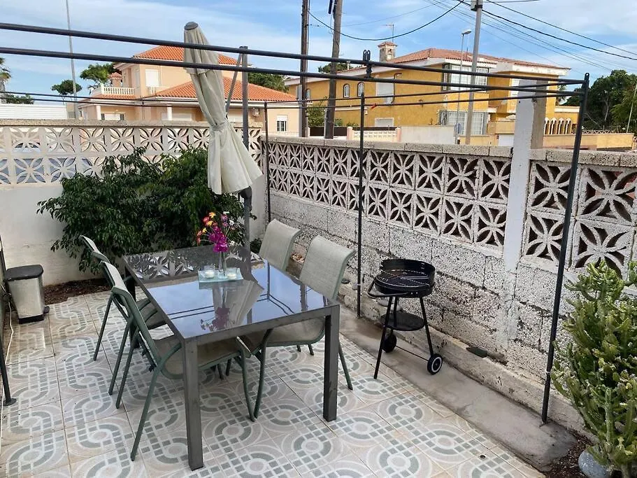 公寓 Three Bedroom Flat With Terrace 阿罗纳